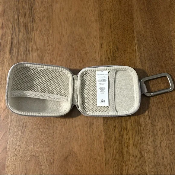 NWOT Under Armour Micro Essentials Container Camo Print - Picture 11 of 11